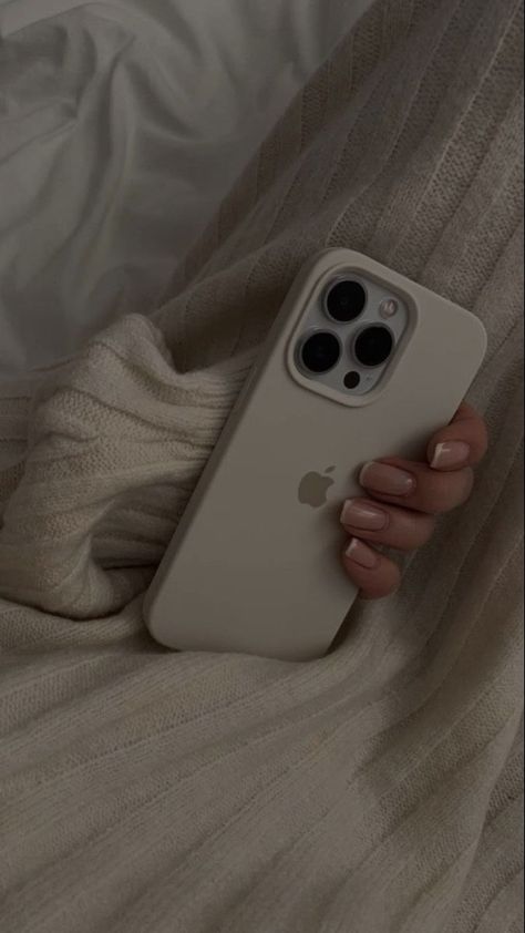 Iphone Pro Case, New Phone Aesthetic, Carcase Iphone, ماثيو ماكونهي, Iphone Obsession, Pretty Iphone Cases, Pretty Phone Cases, Apple Phone Case, White Iphone