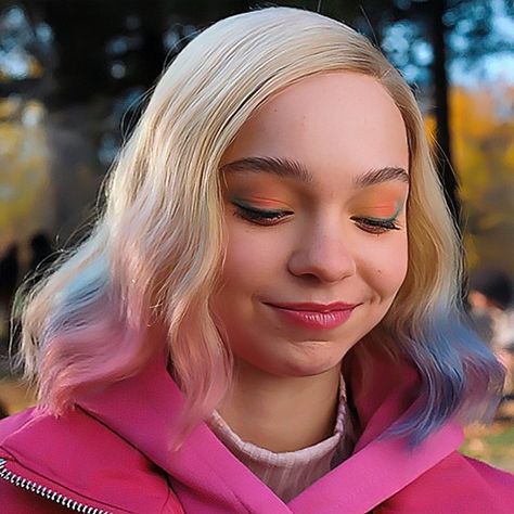 Enid Sinclair Makeup Look, Enid Make Up, Enid Nails Wednesday, Enid Sinclair Makeup, Enid Costume, Enid Cosplay, Wednesday 2022, Wednesday Costume, Disney Princess Makeup