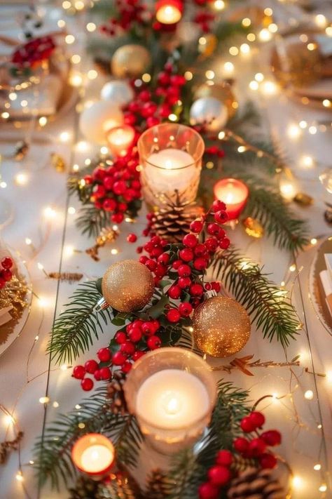 Christmas Decoration Themes, Christmas Wedding Table, Christmas Wedding Centerpieces, Ideas Decoracion Navidad, Christmas Dinner Table Settings, Cozy Christmas Decor, Christmas Dinner Table, Christmas Table Centerpieces, Christmas Decoration Ideas