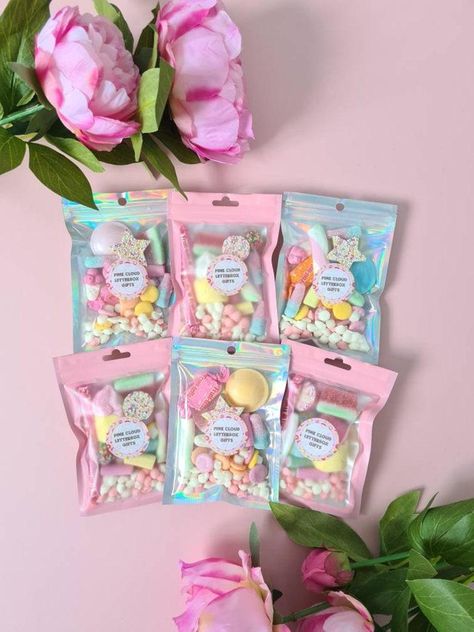 Childrens Wedding Favours, Teen Girl Birthday Gifts, Kids Wedding Favors, Baby Shower Sweets, Party Bags Kids, Candy Club, Kids Favors, Sweet Bags, Mini Gift