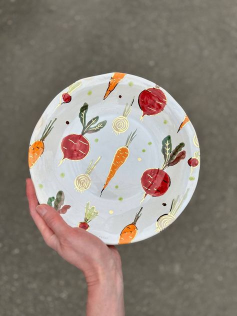 Painting Vegetables, Ceramic Cafe, Diy Pottery Painting, Box Creative, Cerámica Ideas, Color Cafe, Diy Pottery, Ceramics Ideas Pottery, Ceramic Clay