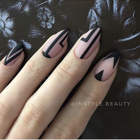 Almond Nails Geometric Designs, Geometric Nails Almond, Nail Art Geometric Lines, Coffin Geometric Nails, Nail Art Office Style, Nail Design Geometric, Patch Work Nails, Nails Geometric Design, Black Geometric Nails