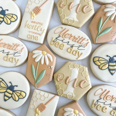 Madison Hunt on Instagram: "Merritt’s first BEE day!🐝 “Our honey is turning one” cookie inspired by @theflourshoppecookieco #lubbockcookies #lubbockcustomcookies #decoratedcookies #decoratedsugarcookies #sweettoothlbk #firstbirthday #firstbirthdaycookies #beecookies #birthdaygirl" First Bee Day Cookies Decorated, Happy Bee Day Cookies Decorated, Our Honey Is One Birthday, 1st Bee Day Cookies, Bee Day Cookies, Happy Bee Day Cookies, Bee Birthday Cookies, My 1st Bee Day, First Bee Day Cookies