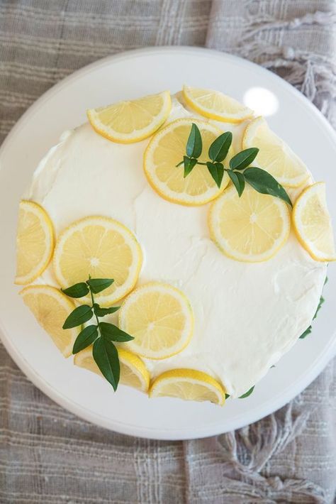 YUM Bbq Video, Lemon Buttercream Frosting, Citrus Cake, Moist Lemon Cake, Lemon Layer Cakes, Spring Baking, Cake Lemon, Walnut Pesto, Amazing Desserts