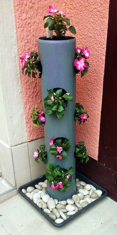 Pvc Pipe Crafts, Pvc Pipe Projects, Vertical Vegetable Garden, نباتات منزلية, Vertical Garden Diy, Vertical Gardens, Have Inspiration, Diy Plants, Garden Crafts