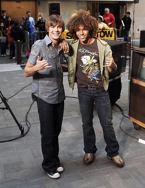 corbin bleu zac efron Jocks Vs Nerds Outfits, 2006 Mens Fashion, Men’s 2000s Fashion, Early 2000s Boys Fashion, 2000s Men’s Fashion, 2000 Boys Fashion, 2010 Mens Fashion, 2010 Fashion Men, 2002 Outfits