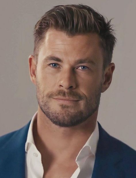 Chris Hemsworth Chris Hemsworth Hair, Man Grooming, Short Hair With Beard, Hemsworth Brothers, Chris Hemsworth Thor, Short Beard, Australian Actors, Mens Haircuts Fade, Mens Haircuts Short