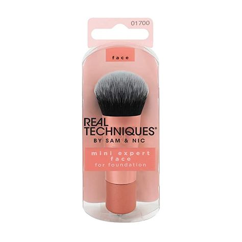 Amazon.com: Real Techniques Mini Travel Size Expert Face Makeup Brush for Foundation (Packaging and Handle Colour May Vary): Beauty Foundation Packaging, Brush For Foundation, Travel Size Makeup Brushes, Chocolate Eyeshadow Palette, Travel Size Makeup, Matte Makeup, Face Makeup Brush, Mini Makeup, Maybelline Super Stay