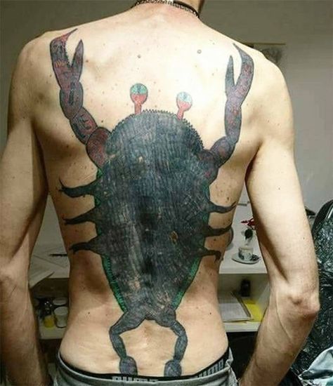 27 of the Worst Tattoos You'll See Today - Funny Gallery Idiotic Tattoos, Safe Tattoo, Terrible Tattoos, Crab Tattoo, Tattoo People, Tattoo Fails, Bad Tattoos, Design Fails, Funny Tattoos