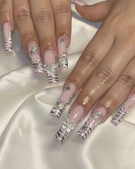 ig: setsbycelestiaa Zebra Acrylic Nails, Acrylic Nails Y2k, Pink Zebra Nails, Y2k Zebra Print, Pink Leopard Nails, Zebra Nail Designs, Zebra Nail Art, Zebra Print Nails, Nails Y2k