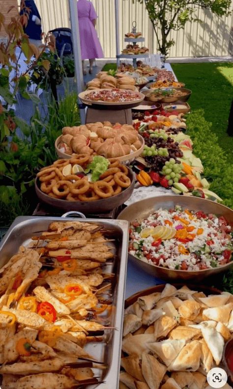 Food Setup For Party Display, Party Food Setup Display, Finger Foods For Wedding, Wedding Reception Food Appetizers, Reception Finger Foods, Picnic Party Food, Vegan Catering, Catering Food Displays, 23rd Anniversary