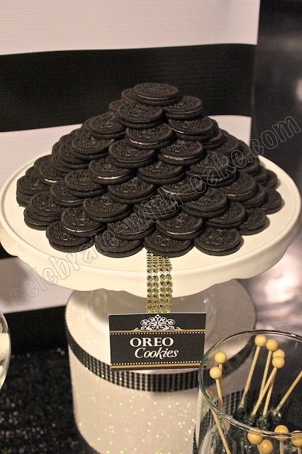 White And Gold Dessert Table, Oreo Display, Oreo Tower, Black And Gold Party Theme, Gold Party Theme, Gold Dessert Table, White Dessert Tables, Gold Theme Party, Black And Gold Party Decorations