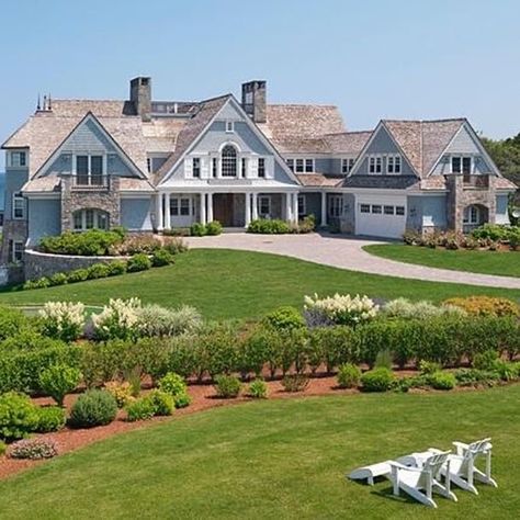 Home Goals, Preppy House, Mansion Exterior, Luxury Inspiration, Hampton House, Dream Beach Houses, Hamptons House, Architecture Interiors, Luxury Homes Dream Houses