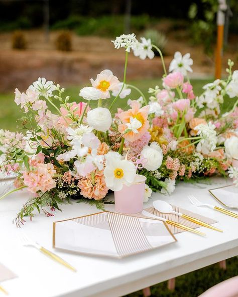 ⁠Summer is here, which means it's garden party time! 🌸💐⁠ ⁠ We love how @beijosevents mixed and matched with our Blanc Large Plates and Amethyst cocktail napkins 🤍 Elegant Pink Party, Party At The Park, Pretty Balloons, Modern Party, Happy Photos, Beautiful Desserts, Pretty Plates, Butterfly Birthday, Pink Party