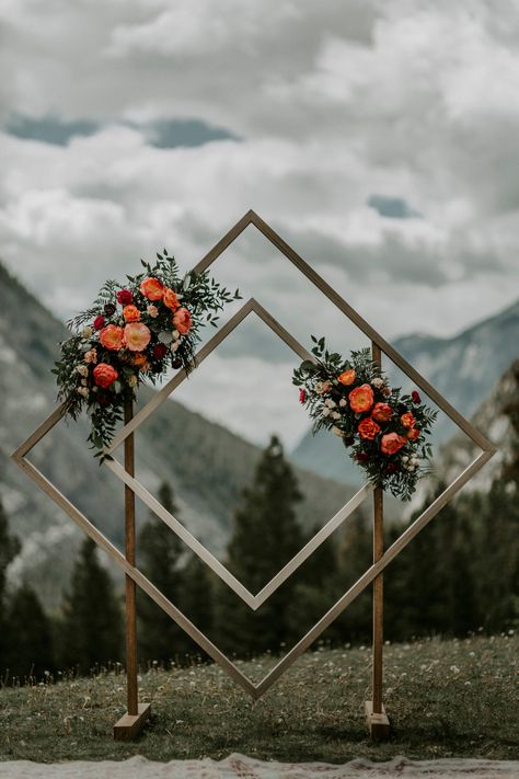 Arch Piece Wedding, Diamond Arch Wedding, Unique Arch Wedding, Tunnel Mountain Reservoir Wedding, Unique Wedding Ideas Ceremony, Welded Wedding Arch, Country Wedding Arch Ideas, Unique Wedding Arch Ideas Outdoor, Wedding Arch Unique