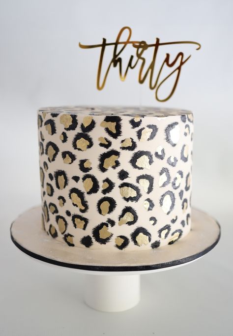 Cheetah Print Smash Cake, Leopard Print 40th Birthday Cake, Leopard Cakes Birthday, Animal Print 40th Birthday, Cheetah Print Birthday Cakes, Pink Leopard Print Cake, Cheetah Print Cake Ideas, Cheetah Cake Birthday, Leopard Cake Birthday