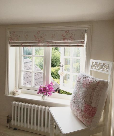 Cottage bedroom window Cottage Window Dressing, Cottage Blinds, Window Dressing Ideas, Bedroom Window Dressing, Bedroom Window Treatments, Toad Hall, Country Cottage Interiors, Cottage Windows, Cottage Bed