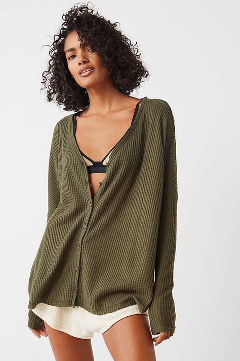 Out From Under Jojo Oversized Thermal Button-Front Top | Urban Outfitters Dark Skin Curly Hair, Afro Hairstyles For Black Women, New Natural Hairstyles, Hairstyles For Black Women, Natural Hairstyles, Afro Hairstyles, Fashion 2017, Black Is Beautiful, Black Women Hairstyles