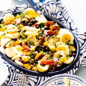 Mediterranean Vegetable and Egg Salad Recipe | @Atkins Atkins Meals, Mediterranean Foods, Low Carb Side Dish, Low Carb Side, Atkins Recipes, Low Carb Lifestyle, Egg Salad Recipe, Low Carb Side Dishes, Low Carb Sides