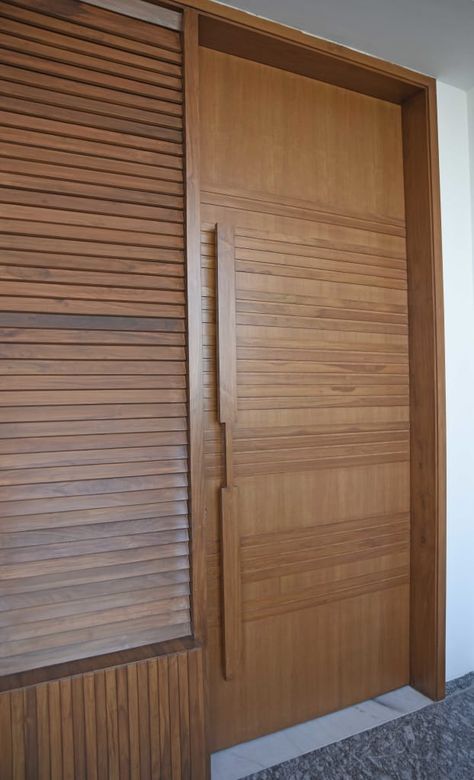 Main Door Handle Design, Wooden Handles Door, Wooden Handle Design, Modern Main Gate Designs, Entry Door Designs, Door Design Ideas, Modern Entrance Door, Modern Wooden Doors, House Main Door Design