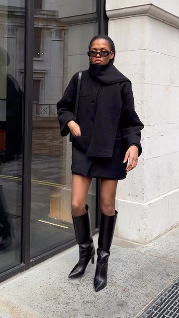 High Knee Boots Outfit Winter, Black Knee High Boots Outfit Winter, Toteme Boots, Massimo Dutti Boots, Kneehighboots Outfits, High Boots Outfit Winter, Black Knee High Boots Outfit, Tights Outfits, Knee Boots Outfit