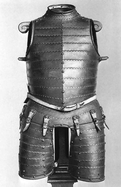 Anima/anime plate armour, this style of armor appeared in Italy in the first half of the 16th century, it is composed of multiple overlapping plates. Half Plate Armor, Diy Armour, Chess Ideas, Armor Inspiration, Armour Plate, Chest Armor, Plate Armor, Knight Shield, Armor Clothing