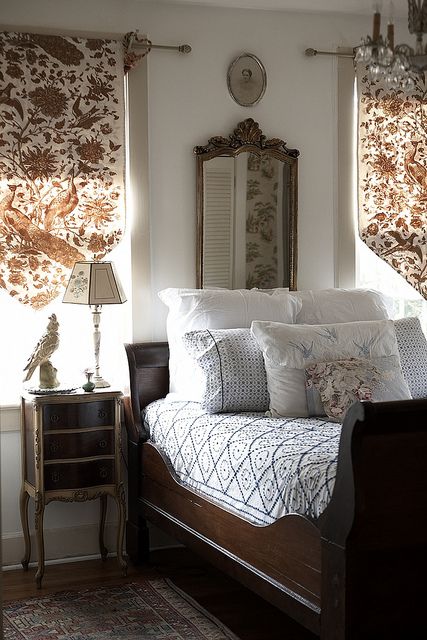 A beautiful guest room in browns English Country Bedroom, English Country Style, Cottage Bedroom, Country Bedroom, Dreamy Bedrooms, Design Del Prodotto, Guest Bedrooms, Beautiful Bedrooms, My New Room