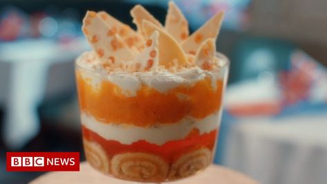 Platinum Jubilee: Lemon and amaretti trifle to be official pudding - BBC News Lemon Trifle, Amaretti Biscuits, Queens Jubilee, Irish Butter, Lemon Custard, Trifle Recipe, British Bake Off, Victoria Sponge, Platinum Jubilee