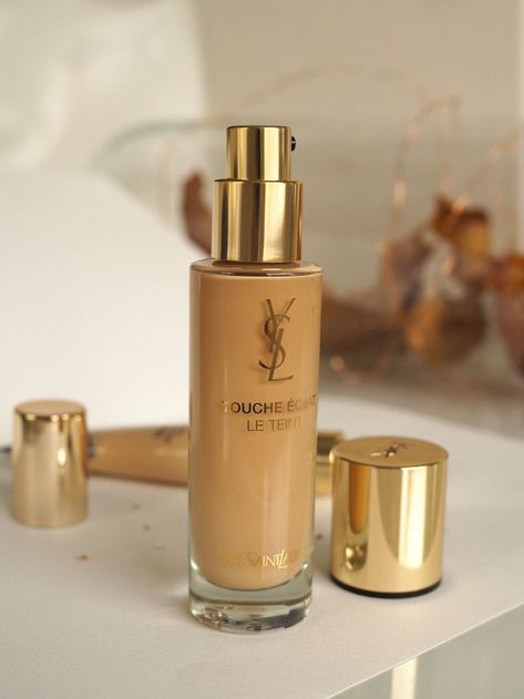 If you want a glowy foundation with good coverage and very lightweight feel – Yves Saint Laurent’s Touche Eclat Le Teint foundation might just be the right foundation for you. Check out my full review! #ysltoucheeclat #yslfoundation #foundationreview #beautyblog #makeupblog #makeupreviews #blushingbeauty Glowy Foundation, Ysl Foundation, Ysl Touche Eclat, Foundation Swatches, Foundation For Dry Skin, Dance Comp, Double Wear Foundation, Touche Eclat, The Ordinary Skincare