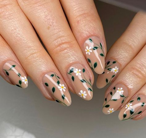 Best Press On Nails, Floral Nail Designs, Floral Nail, Almond Shape Nails, Floral Nail Art, Rose Nails, Nail Forms, Manicures Designs, Manicure Y Pedicure