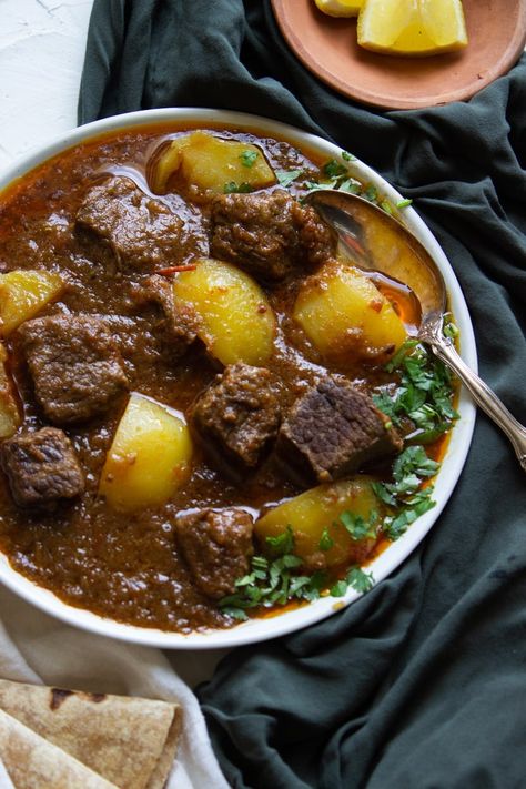 Broth Benefits, Aloo Gosht, Beef Curry Recipe, Gosht Recipe, Diet Soup Recipes, Friendsgiving Food, Beef Steak Recipes, Beef Soup Recipes, Lamb Stew