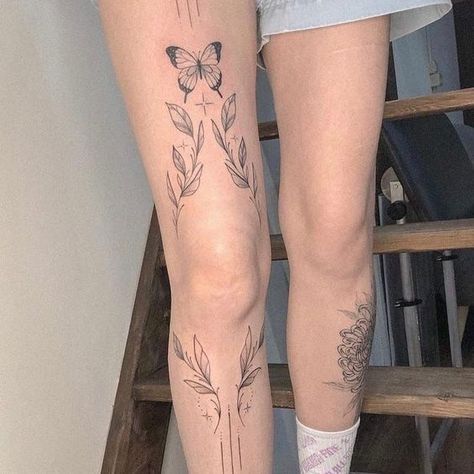 leg tattoos Vine Tattoos, Leg Tattoos Women, Knee Tattoo, Elegant Tattoos, Dope Tattoos, Little Tattoos, Simplistic Tattoos, Tattoo Placement, Line Tattoos