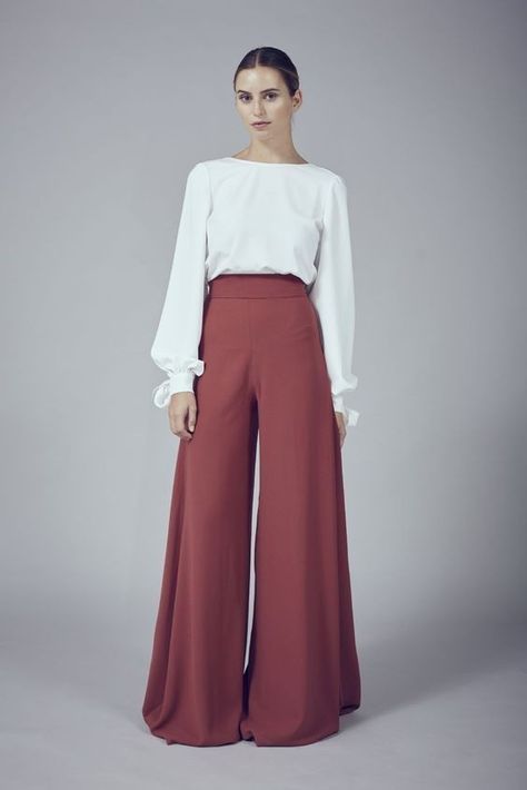 Palazzo Pants Outfit, Wide Legged Pants, Wide Leg Pants Outfit, Leg Pants Outfit, Red Pants, Business Outfit, Soft Grunge, Wide Pants, Looks Style