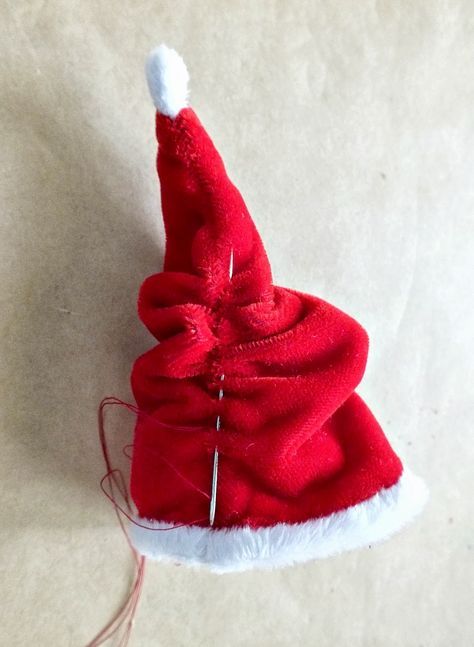 Crochet Home Decor Ideas, Diy Santa Hat, Pattern Crochet Sweater, Creative Homemade Gifts, Free Crochet Baby Blanket, Gnome Craft, Santa Cap, Holiday Gnomes, Gnome Tutorial