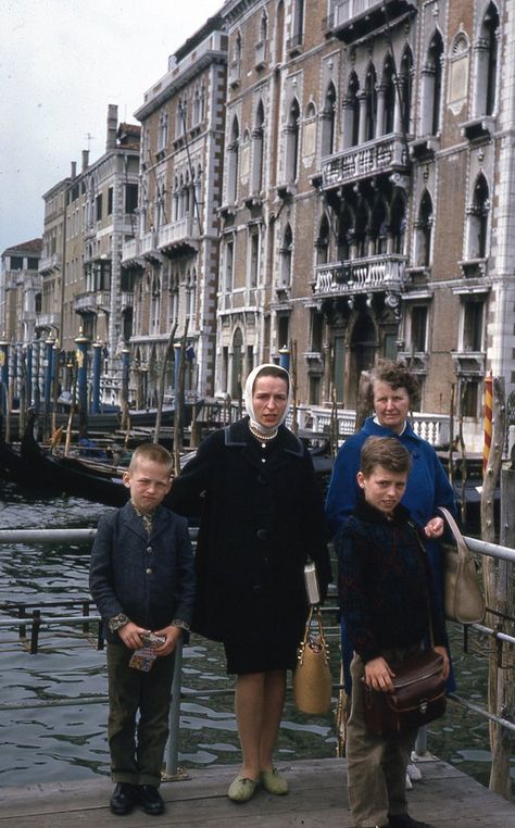 Vintage Italian Aesthetic, Italian Aesthetic, Vintage Italy, Third World, Fishing Villages, Lake Como, Vintage Italian, Colorful Pictures, Venice