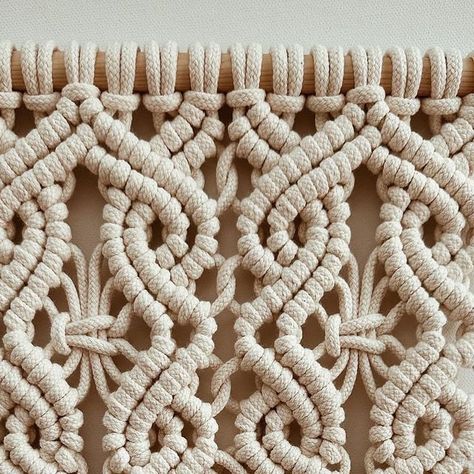 Sasha Macramessage, Macrame Frame, Macrame Weave, Macrame Chairs, Pola Macrame, Macrame Colar, Diy Earrings Easy, Free Macrame Patterns, Macrame Knots Tutorial