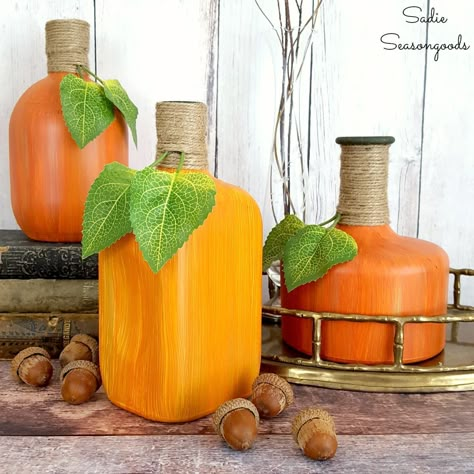 Recycled Bottle Crafts, Painting Glass Jars, Liquor Bottle Crafts, Fall Pumpkin Decor, Fall Pumpkin Crafts, Painted Glass Bottles, Painted Gourds, Painted Wine Bottles, Bottle Ideas