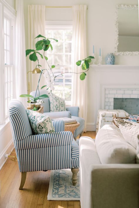 Living Room Wingback Chairs, Cute Cottage Living Room, Colorful Southern Home Decor, Transitional Grandmillenial Living Room, Colorful Classic Home Decor, Grand Millennial Family Room, Traditional Styled Living Room, Beach Cottage Aesthetic Living Room, Living Room Layout Without Tv