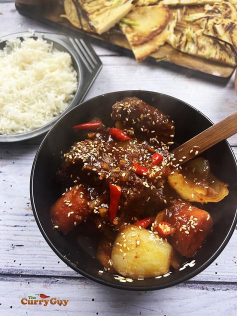 Asian Beef Shank Recipe, Bbq Beef Stew, Korean Braised Beef, Asian Beef Stew, Curries Recipes, Chinese Beef Stew, Korean Beef Stew, Beef Shoulder Roast, Braised Beef Stew