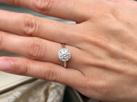 Halo Ring Plain Band, Circle Halo Engagement Ring With Band, Circle Halo Engagement Rings, Ring Redesign, Ring Inspo, Round Halo Engagement Rings, Future Engagement Rings, Diamond Rings Design, Engagement Inspo