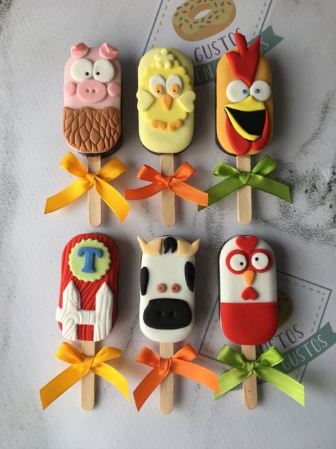 Farm Cakesicles, Farm Birthday Cakes, Farm Cookies, Disney Frozen Birthday Party, Cake Pop Decorating, Farm Theme Birthday, Farm Animals Birthday Party, Farm Themed Birthday Party, Carnival Food