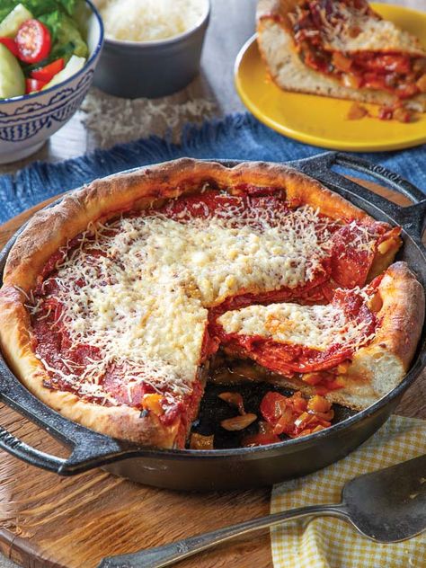 Deep-Dish Pizza Deepdishpizza Recipe, Pizza Crust Ideas, Fresh Pizza Dough, Pizza Crust Recipes, Crispy Pizza Crust, Fresh Pizza, Beef Pot Pies, Homemade Pizzas, Crispy Pizza