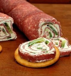 Salami and Cream Cheese Roll-ups ~ this could be any lunch meat and vegie on any cracker or bread... Salami And Cream Cheese, Cream Cheese Roll Up, Cream Cheese Rolls, Cheese Rolling, Finger Food Appetizers, Snacks Für Party, Roll Ups, Party Food Appetizers, Yummy Appetizers