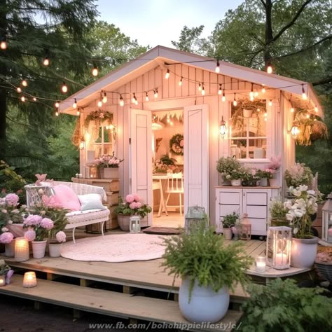 She Shed Interior Ideas, She Shed Interior, Old School Bus, Shed Interior, Backyard Cottage, Craft Shed, Backyard Sheds, Backyard Paradise, She Sheds