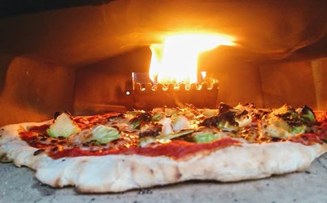 Pizza Oven Recipes Ooni, Omni Pizza Oven Recipes, Pizza Oven Ooni, Making Pizza In A Pizza Oven, Ooni Cast Iron Recipes, Ooni Pizza Oven Calzone, Oni Pizza Oven Recipes, Ooni Pizza Dough Recipe, Wood Fired Pizza Toppings