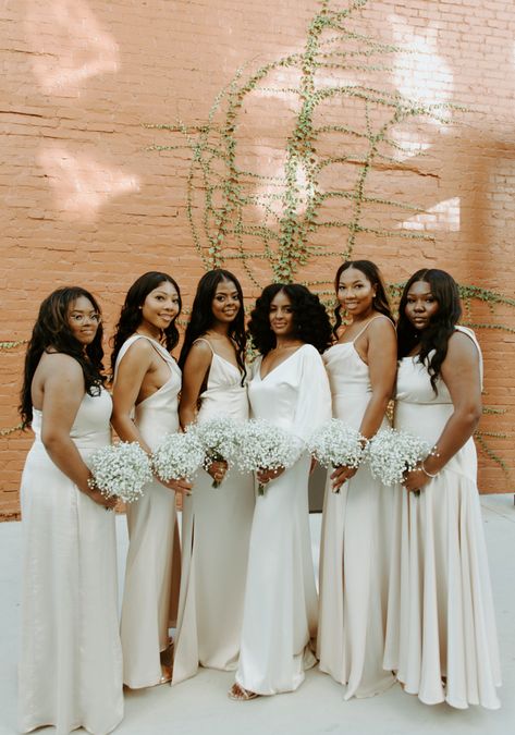 Classy, Simple, and Monochromatic Wedding | Junebug Weddings Monochromatic Wedding Color Palette, Monochromatic Event Decor, Monochromatic White Wedding, Monochromatic Wedding Invitations, Monotone Wedding, All White Bridesmaids, Monochromatic Wedding Colors, Memorable Wedding Favors, Monochromatic Wedding