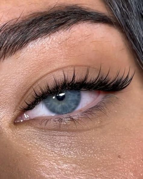 Lash Look - Kim K / Cat Eye Natural Fake Eyelashes, Mascara Hacks, Lashes Fake Eyelashes, Cat Eye Lash, Lash Extensions Styles, Eyelash Extensions Styles, Perfect Eyelashes, Pretty Lashes, Natural Eyelash Extensions