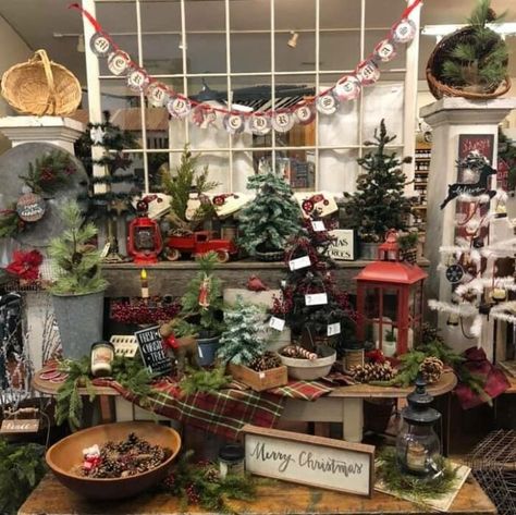 Christmas Decor Ideas For Boutique, Antique Booth Christmas Display Ideas, Christmas Store Displays Retail, Christmas Retail Display, Christmas Vignettes Display, Holiday Merchandising, Antique Shop Display Ideas, Iowa Farmhouse, Christmas Store Displays