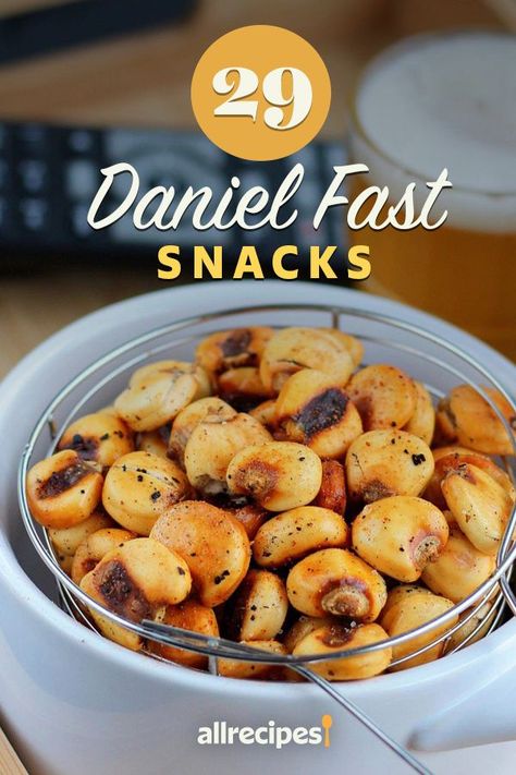 29 Daniel Fast Snacks | "Snacktime doesn't have to be boring on the Daniel Fast. Discover 29 Daniel Fast snacks that you'll actually look forward to eating. " #healthyrecipes #healthycookingideas #dietrecipes #healthyfoods #lightrecipes #weightlossrecipes #weightlossfood Snacks For Daniel Fast, The Daniel Fast Meal Plan, Daniel Fast Recipes Desserts, Daniel Fast Recipes Dinner Main Dishes, Daniel Fast Snack Recipes, Daniels Fast Snacks, Daniel Fast Snacks Sweets, Daniel Fast Wraps, Daniel Diet Recipes 21 Days