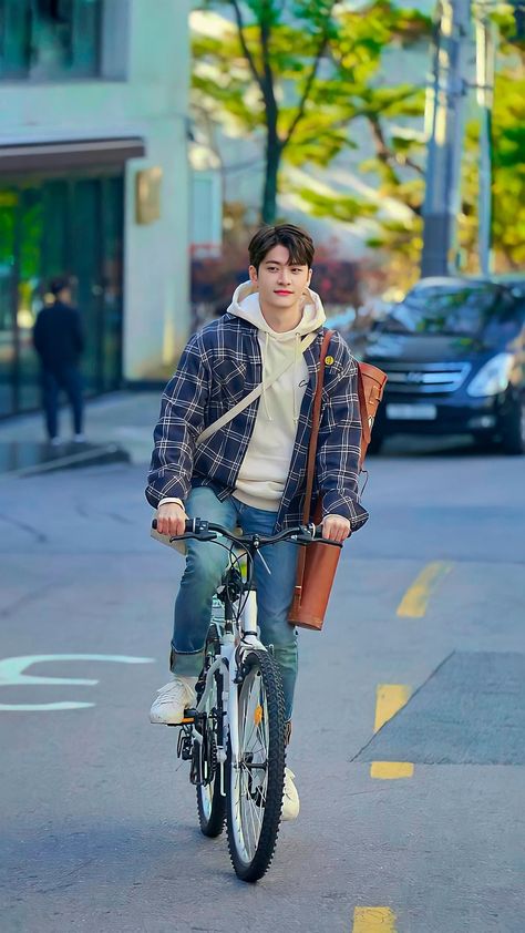 Japanese Winter Fashion, Kang Taeoh, Winter Outfits Korean, Boys Winter Clothes, Attorney Woo, Korean Male Actors, Tae Oh, Outfit Korean, Crush Pics